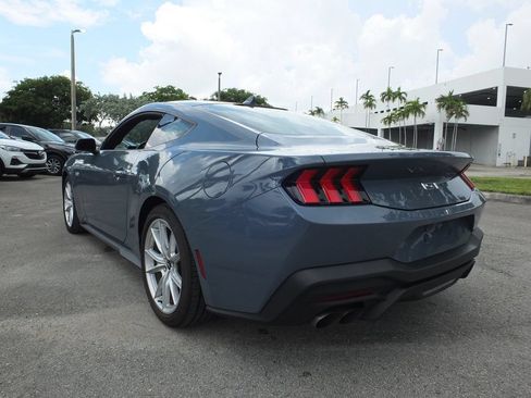 Used 2025 Ford Mustang GT Premium RWD image 9