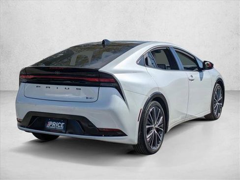 Used 2023 Toyota Prius XLE image 5