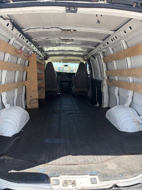 Used 2016 Chevrolet Express 2500 Extended RWD image 12