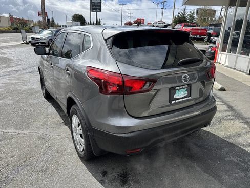 Used 2019 Nissan Rogue Sport S FWD image 3