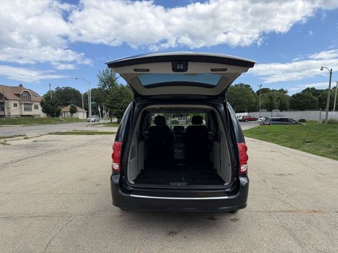 Used 2014 Dodge Grand Caravan SXT w/ Quick Order Package 29G SXT FWD image 8