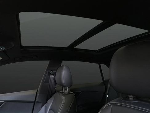 Used 2020 Audi Q8 Premium w/ Black Optic Package image 7