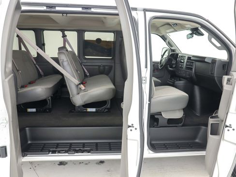 Used 2025 Chevrolet Express 3500 LT w/ LT Preferred Equipment Group image 12