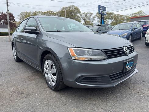 Used 2014 Volkswagen Jetta SE FWD image 1