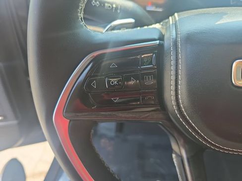Used 2023 Jeep Grand Cherokee Overland RWD image 17