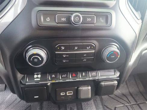 Used 2022 Chevrolet Silverado 1500 Custom image 18