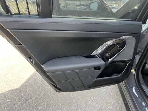 Used 2023 BMW 740i 740i w/ Executive Package image 29