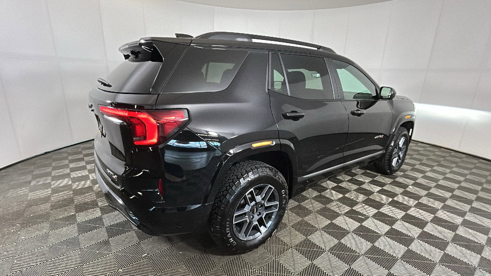 New 2026 GMC Terrain AT4 w/ Technology Package II AWD/4WD image 2
