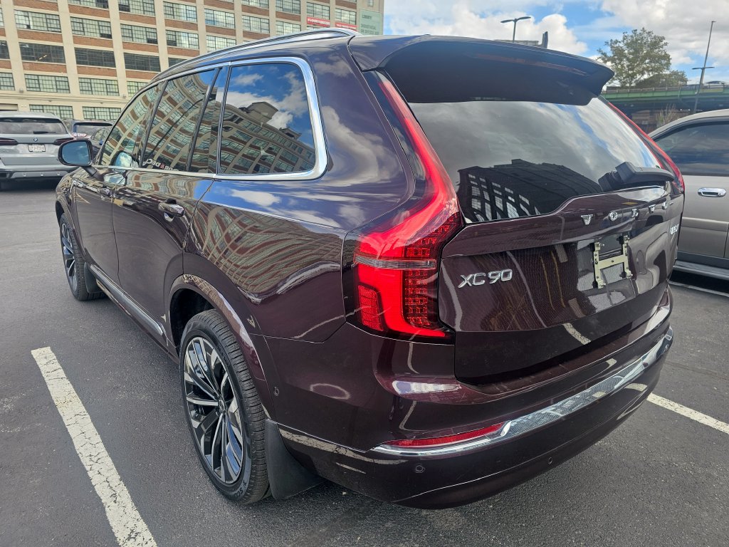 Used 2026 Volvo XC90 B5 Plus w/ Protection Package AWD/4WD image 2