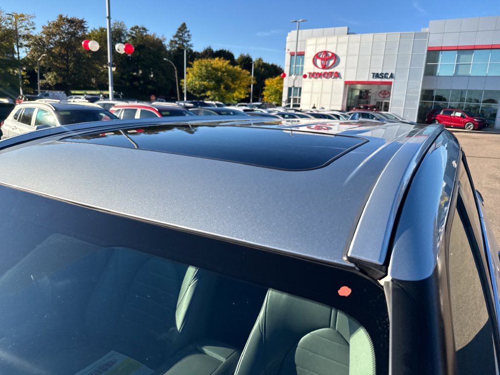 Used 2024 Toyota Highlander XLE AWD/4WD image 48