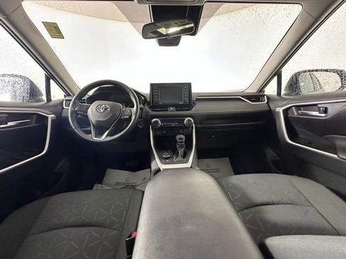 Used 2022 Toyota RAV4 XLE w/ Convenience Package image 17