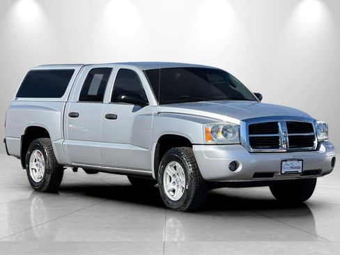 Used 2007 Dodge Dakota SLT image 9