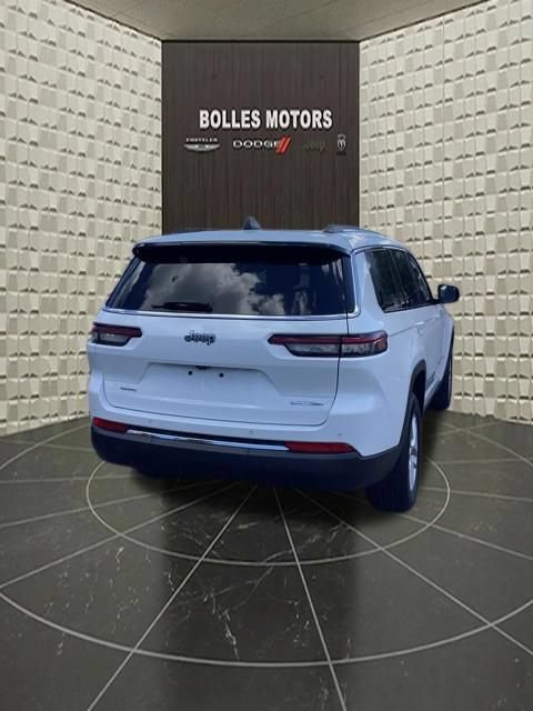 Used 2023 Jeep Grand Cherokee L Laredo w/ Luxury Tech Group I AWD/4WD image 5