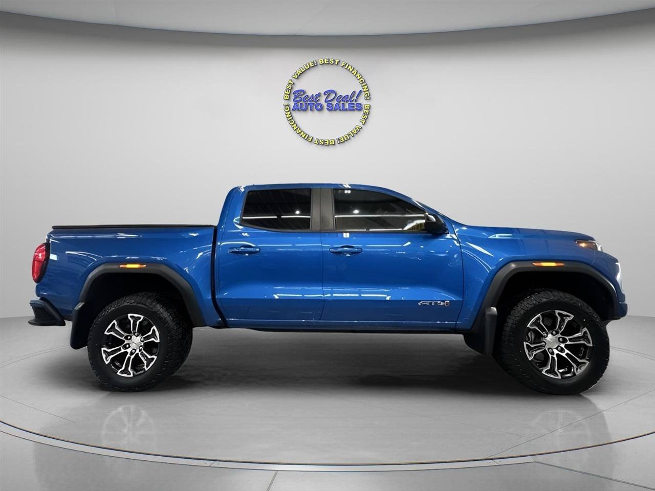 Used 2023 GMC Canyon AT4 w/ AT4 Premium Package AWD/4WD image 6