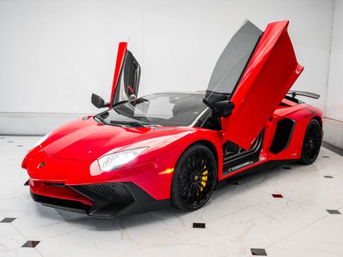 Used 2016 Lamborghini Aventador LP 750-4 Superveloce image 4