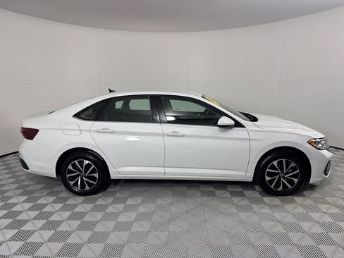 Used 2024 Volkswagen Jetta S image 4