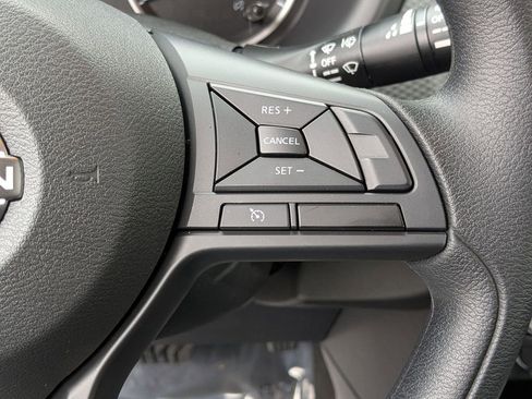 Certified 2025 Nissan Kicks Play S image 17