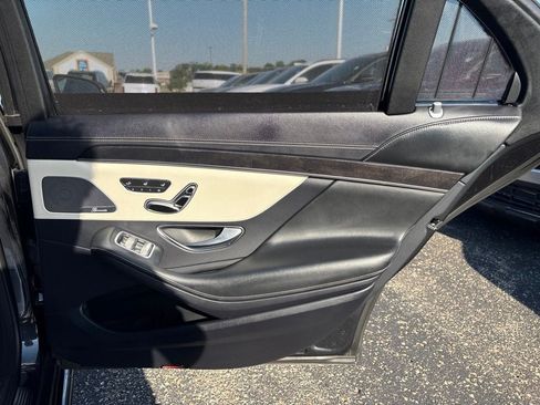 Used 2018 Mercedes-Benz S 560 Sedan image 45