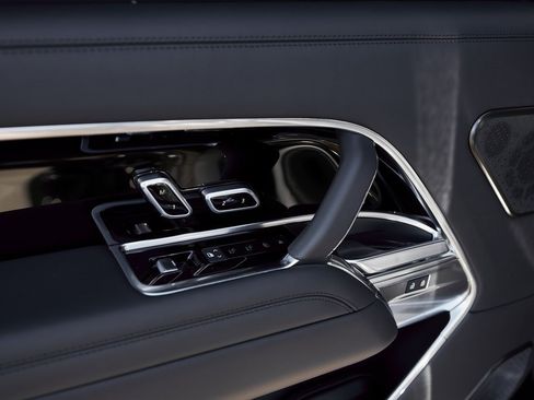 Used 2025 Land Rover Range Rover Long Wheelbase Autobiography image 46