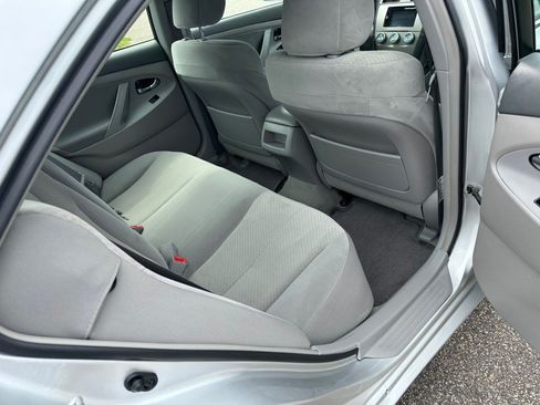 Used 2009 Toyota Camry LE FWD image 15