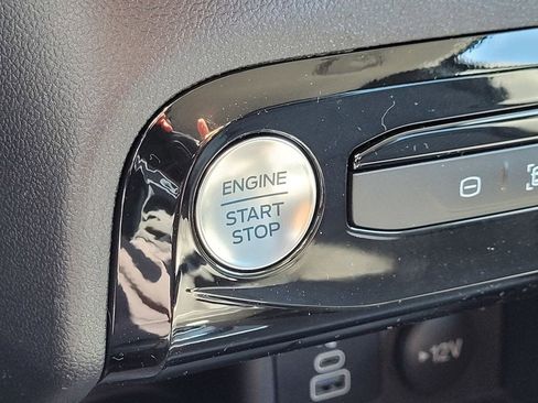 New 2025 Ford Escape SE image 50