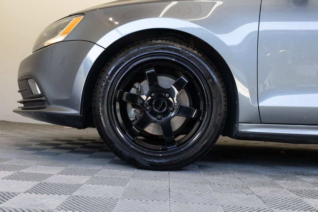 Used 2016 Volkswagen Jetta Sport FWD image 9