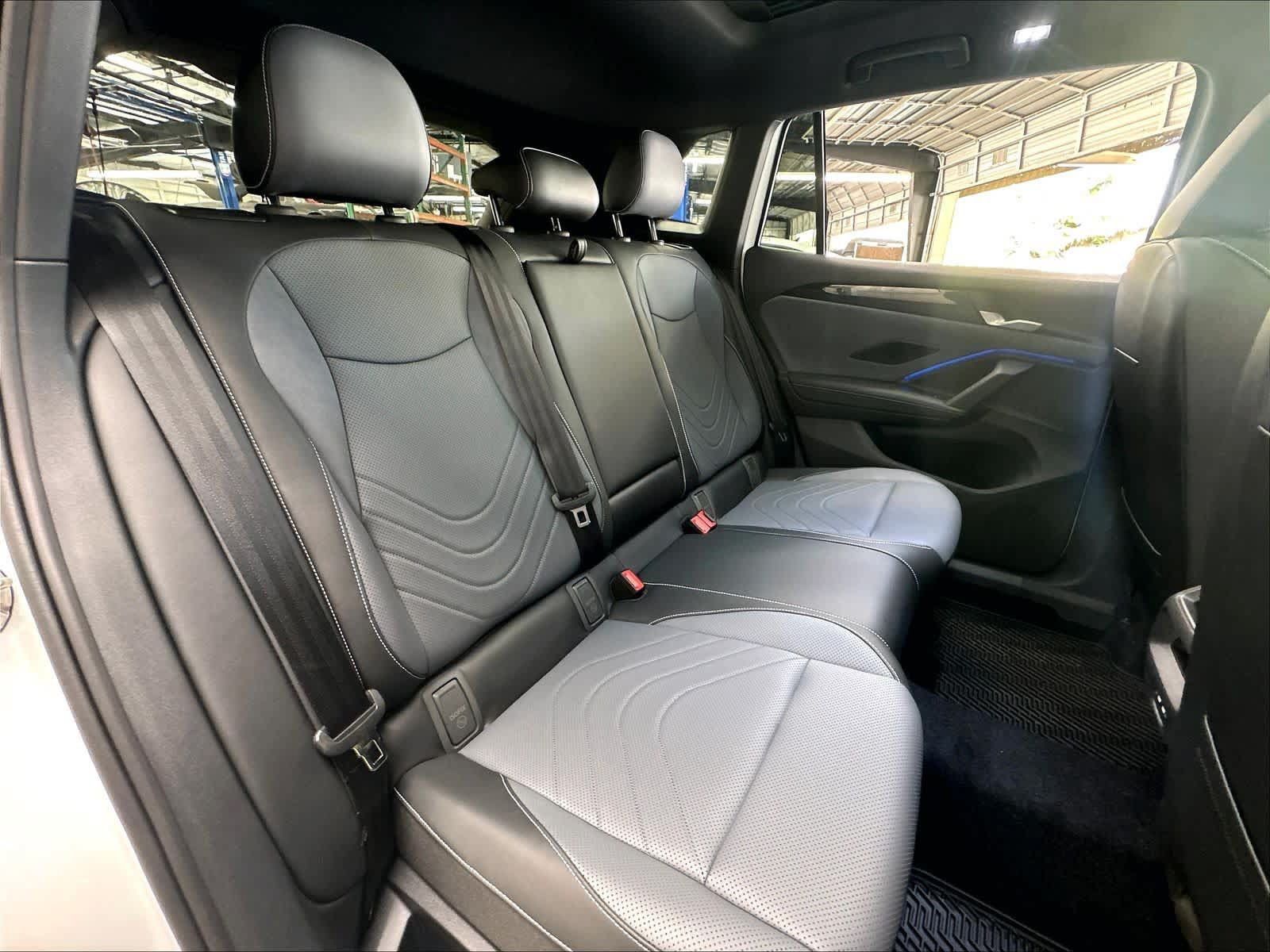 New 2026 Volkswagen Tiguan SE R-Line AWD/4WD image 10
