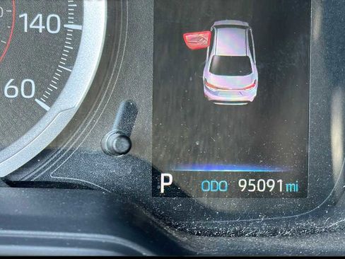 Used 2020 Toyota Corolla SE image 4