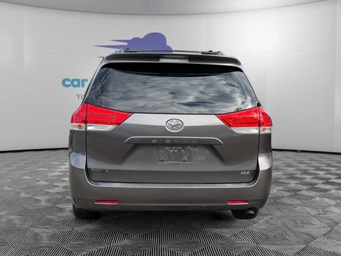 Used 2012 Toyota Sienna XLE w/ Entertainment Pkg FWD image 5