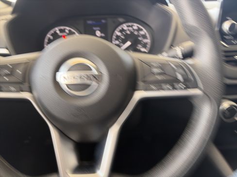 Used 2022 Nissan Altima 2.5 S FWD image 14