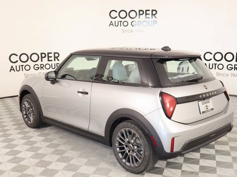 New 2025 MINI Cooper 2-Door Hardtop FWD image 22