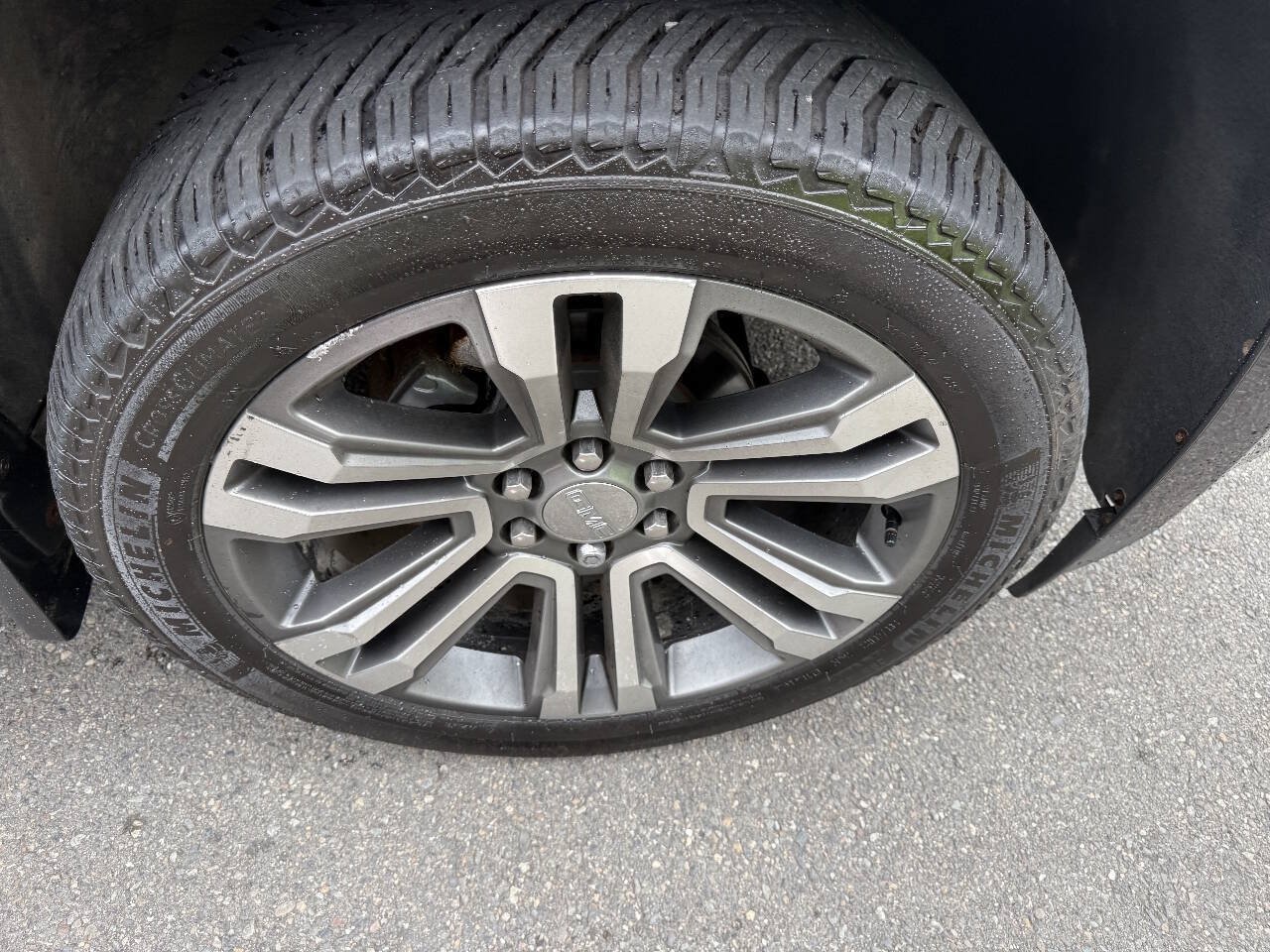 Used 2019 GMC Yukon XL Denali AWD/4WD image 13