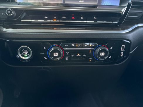 Used 2022 Chevrolet Silverado 1500 RST AWD/4WD image 28