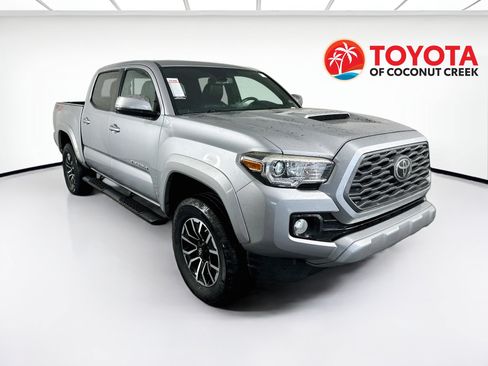 Used 2020 Toyota Tacoma TRD Sport AWD/4WD image 1
