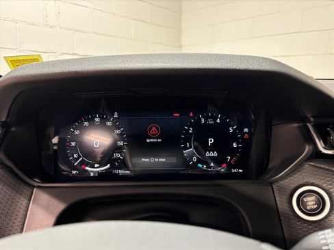 Used 2023 Land Rover Range Rover Velar R-Dynamic S image 17