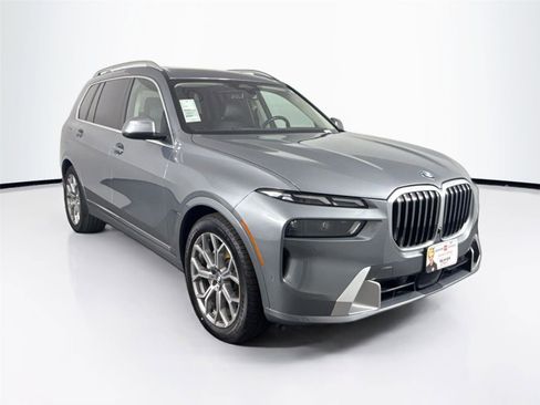 Used 2023 BMW X7 xDrive40i image 4
