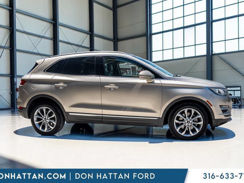Used 2017 Lincoln MKC Select w/ Lincoln MKC Climate Package FWD image 29
