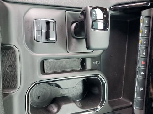 Used 2024 GMC Sierra 1500 AT4 w/ Technology Package image 39