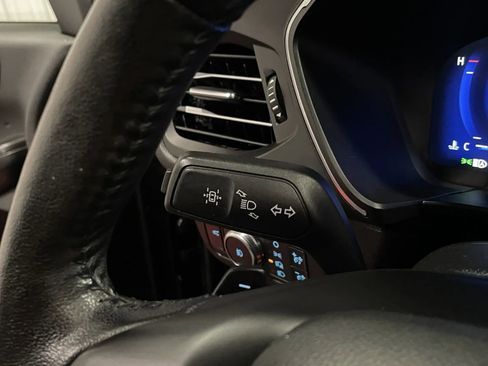 Used 2020 Ford Escape Titanium image 23