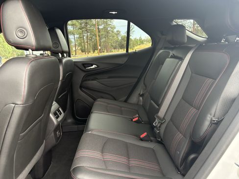 Used 2024 Chevrolet Equinox RS FWD image 12