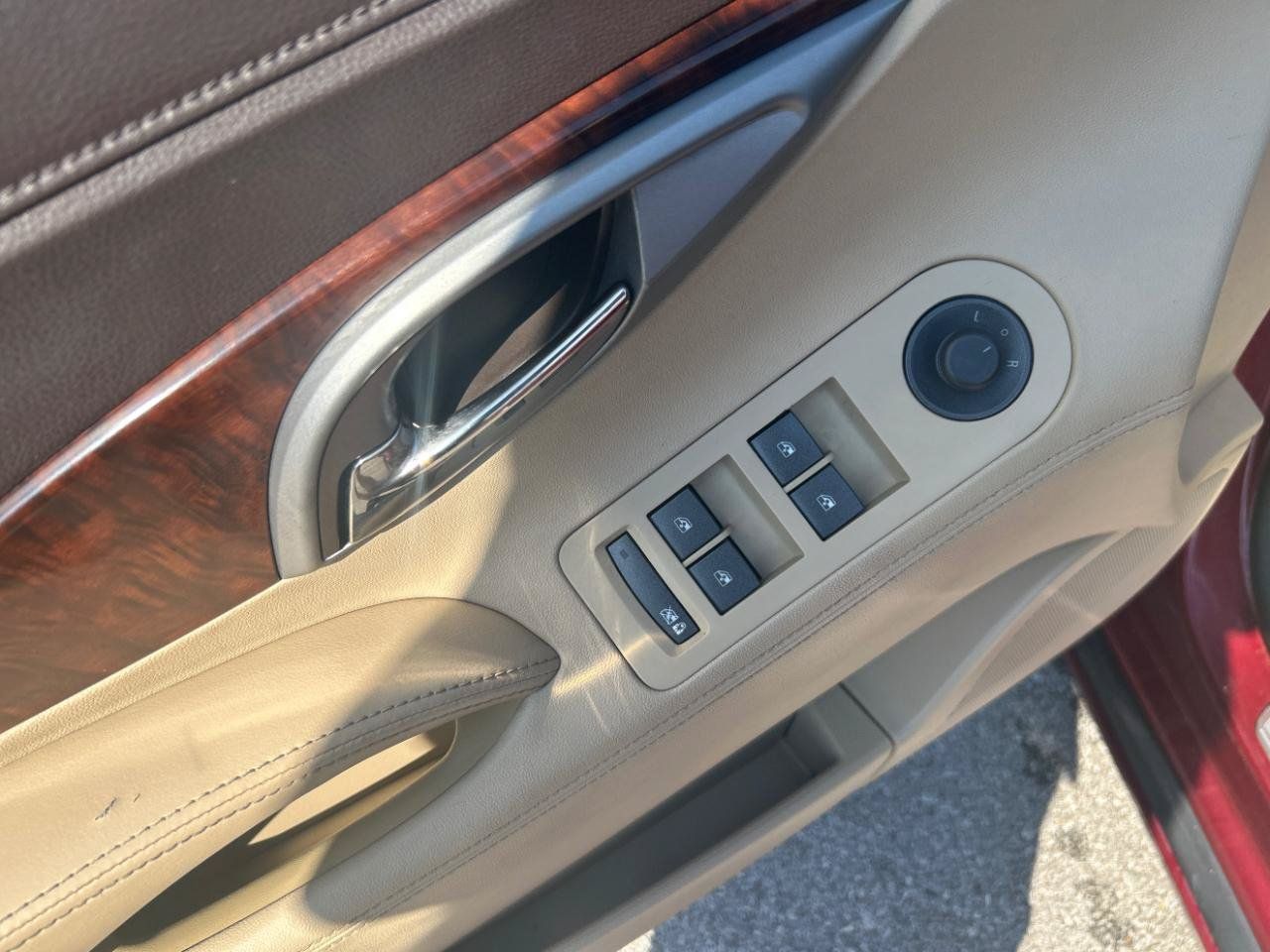 Used 2011 Buick LaCrosse CXL FWD image 12