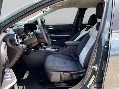 Used 2025 Chevrolet Trax LS FWD image 8