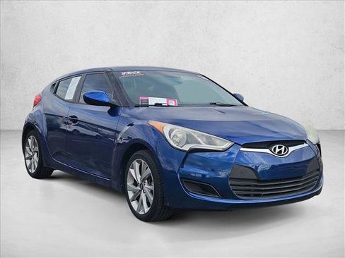 Used 2016 Hyundai Veloster image 3