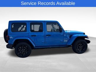 Used 2024 Jeep Wrangler Unlimited Sahara AWD/4WD video 3
