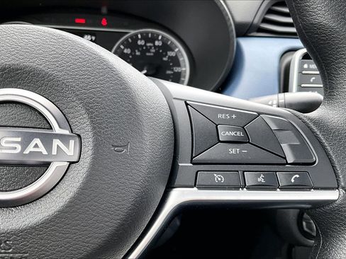 Used 2025 Nissan Versa SV w/ Trunk Package image 4