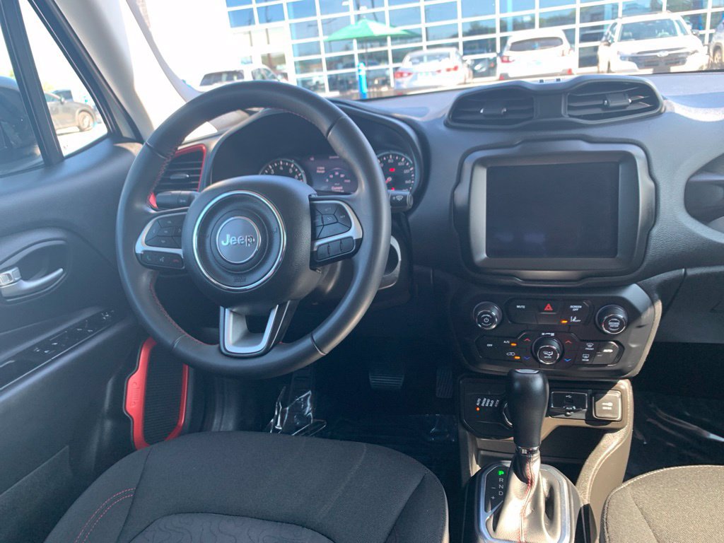 Used 2023 Jeep Renegade Trailhawk AWD/4WD image 13