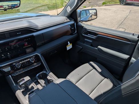 New 2026 GMC Sierra 1500 Denali w/ Technology Package AWD/4WD image 11