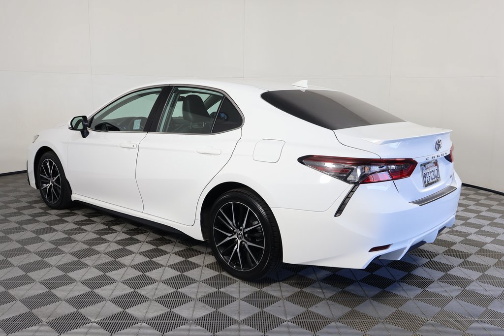 Used 2023 Toyota Camry SE FWD image 6