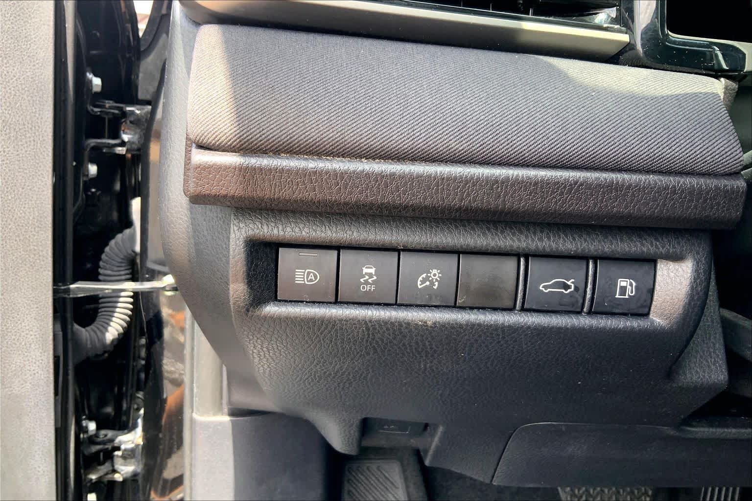 Used 2025 Toyota Camry LE FWD image 36