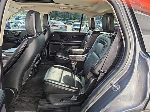 Used 2022 Lincoln Aviator Reserve w/ Elements Package Plus image 11